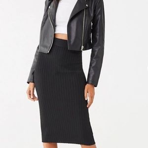 Ribbed Knee-Length Skirt